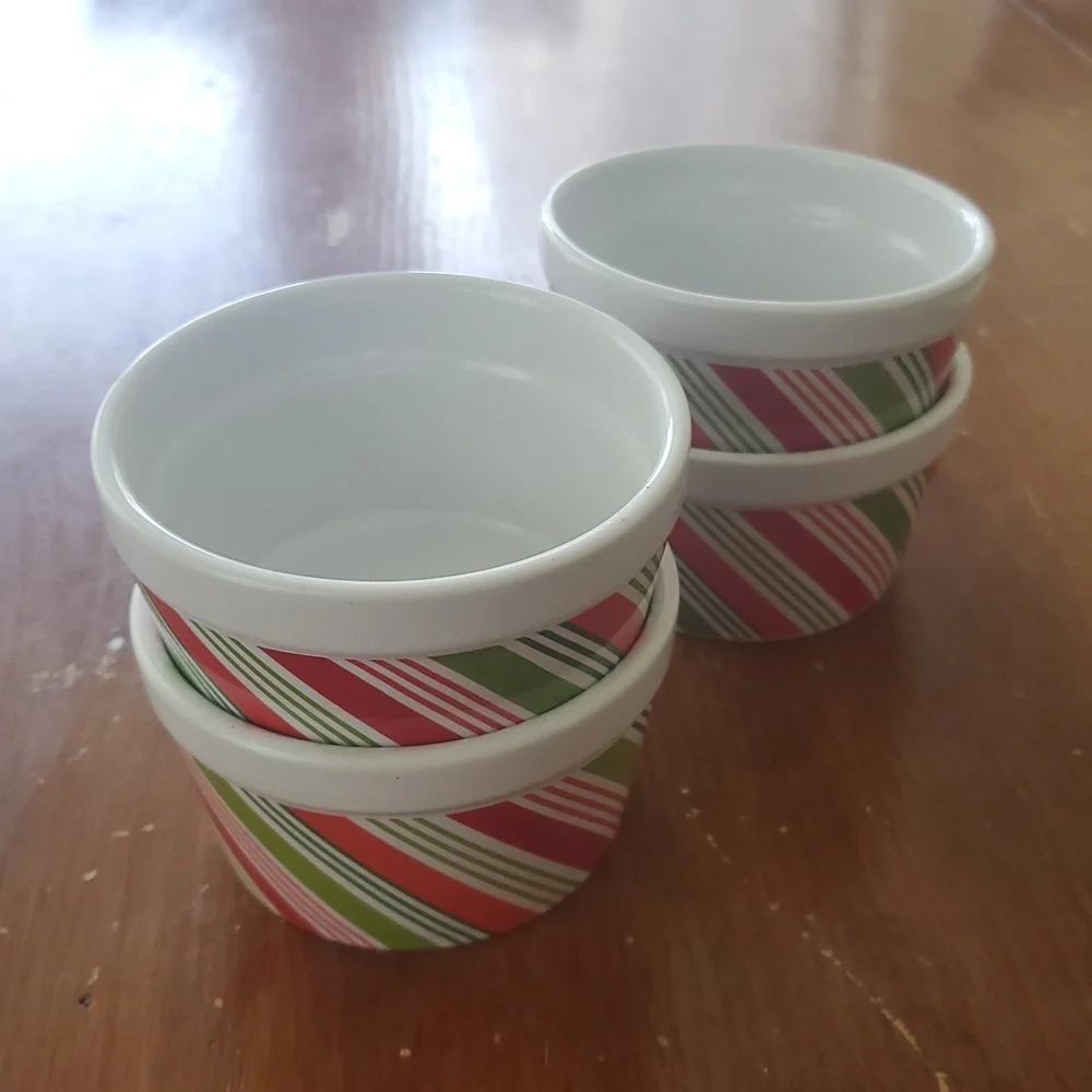 4 ceramic red and green candy cane striped pattern Ramekins